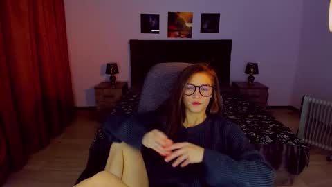 Snapshot of miapaw chatting on 12/20/24, 09:50 Mia online show from 12/20/24, 09:50