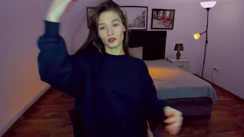 Snapshot of miapaw chatting on 12/24/24, 06:39 Mia online show from 12/24/24, 06:39