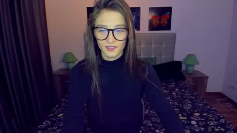 Snapshot of miapaw chatting on 01/05/25, 06:24 Mia online show from 01/05/25, 06:24