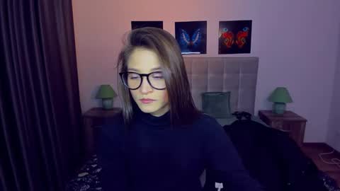 Snapshot of miapaw chatting on 01/05/25, 09:25 Mia online show from 01/05/25, 09:25