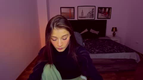 Snapshot of miapaw chatting on 01/15/25, 05:58 Mia online show from 01/15/25, 05:58