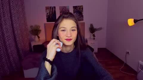 Snapshot of miapaw chatting on 01/19/25, 06:21 Mia online show from 01/19/25, 06:21