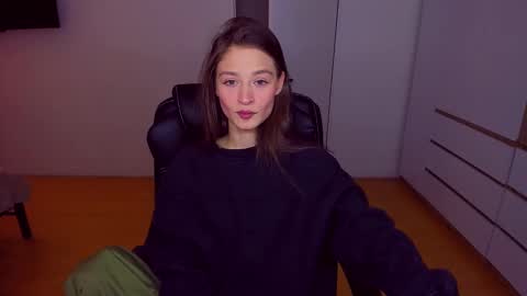 Snapshot of miapaw chatting on 02/10/25, 02:59 Mia online show from 02/10/25, 02:59