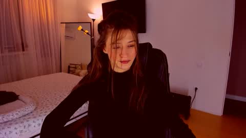 Snapshot of miapaw chatting on 01/16/26, 07:07 Mia online show from 01/16/26, 07:07