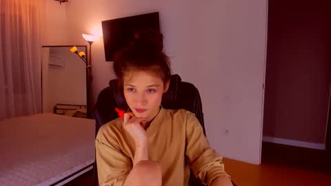 Snapshot of miapaw chatting on 02/05/26, 06:23 Mia online show from 02/05/26, 06:23