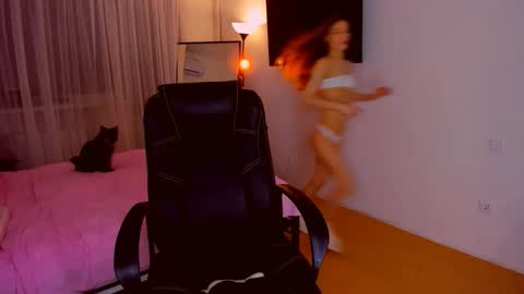 Snapshot of miapaw chatting on 03/14/26, 06:02 Mia online show from 03/14/26, 06:02