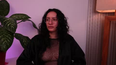 Snapshot of miaportman chatting on 06/17/26, 10:39 MIAPORTMANN online show from 06/17/26, 10:39
