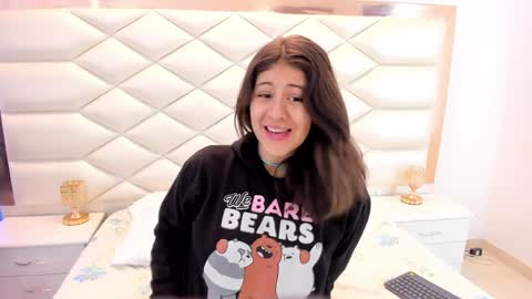 Snapshot of miaqueen021 chatting on 01/30/25, 12:16 Sweetie Mia online show from 01/30/25, 12:16