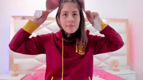 Snapshot of miaqueen021 chatting on 02/24/25, 03:53 Sweetie Mia online show from 02/24/25, 03:53