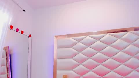 Snapshot of miaqueen021 chatting on 02/25/25, 06:31 Sweetie Mia online show from 02/25/25, 06:31