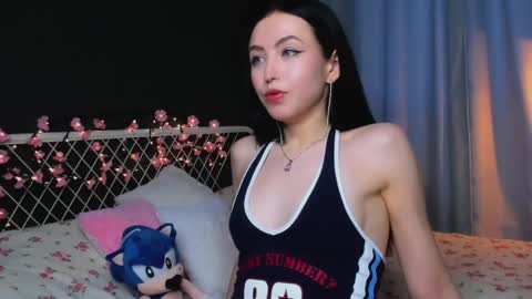Snapshot of miarielle chatting on 05/21/26, 04:36 Liz online show from 05/21/26, 04:36
