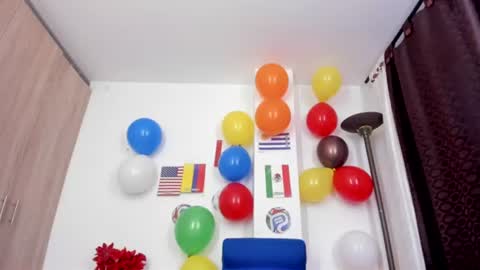 Snapshot of miarobertsmilf chatting on 06/12/26, 11:14 Mia Milf online show from 06/12/26, 11:14