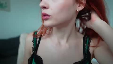 Snapshot of miarouge_me chatting on 07/07/26, 04:48 Mia online show from 07/07/26, 04:48