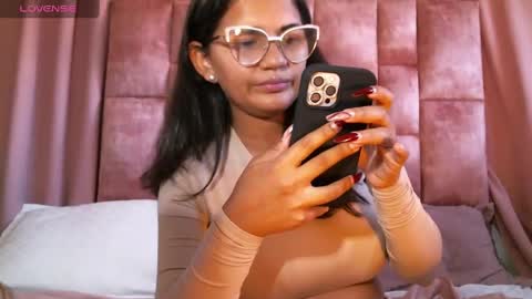 miasaandovaal 22 online show from 01/10/25, 09:10