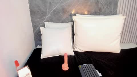 miascott5 online show from 03/02/25, 07:12