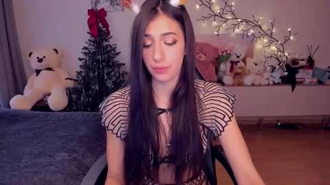 Snapshot of miasilk chatting on 12/31/24, 07:31 Miayna Silk online show from 12/31/24, 07:31