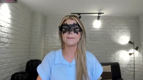 Snapshot of miasilvax chatting on 06/19/26, 11:03 Mia Silva online show from 06/19/26, 11:03