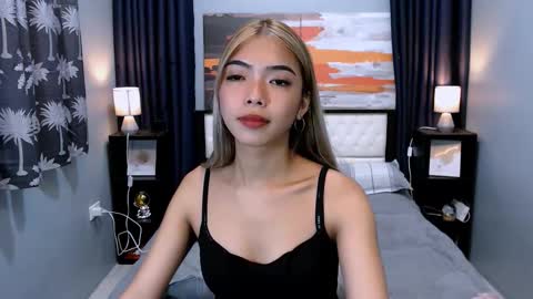 Snapshot of miasmith09 chatting on 01/08/26, 01:52 Pau and jence online show from 01/08/26, 01:52