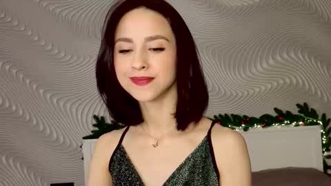 Snapshot of miasweetashoney chatting on 12/23/25, 10:13 Mia online show from 12/23/25, 10:13