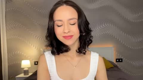 Mia online show from 05/18/26, 07:58