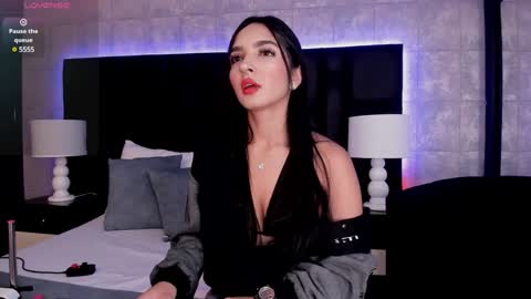 Snapshot of miasweetth chatting on 01/28/25, 12:11 Mia Sweetth online show from 01/28/25, 12:11