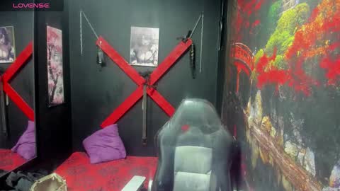 Mariana online show from 11/13/25, 02:38