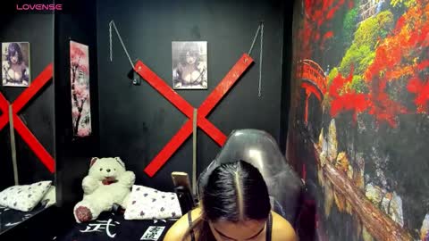 Mariana online show from 11/23/25, 03:56