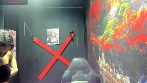 Mariana online show from 12/18/25, 11:49