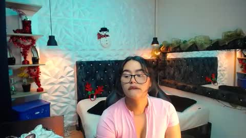 mia online show from 12/05/25, 12:36