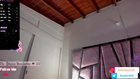 Mia Villalobos online show from 12/30/24, 08:47