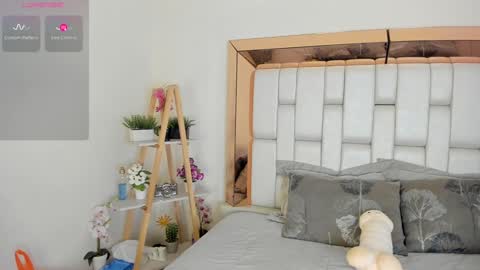 Mia Villalobos online show from 12/31/24, 08:26