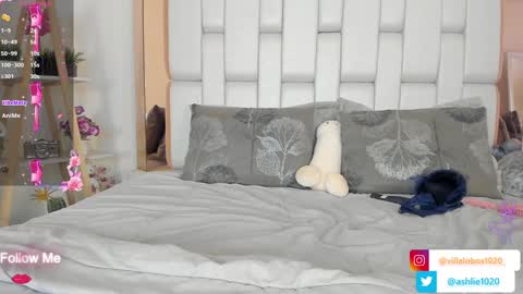 Mia Villalobos online show from 01/04/25, 10:27