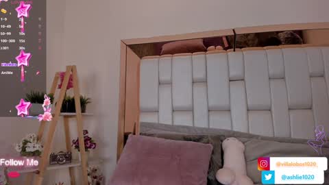 Mia Villalobos online show from 01/07/25, 10:41