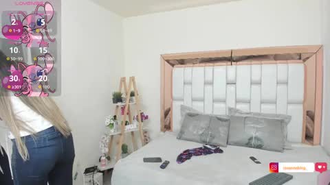 Mia Villalobos online show from 09/21/25, 03:13