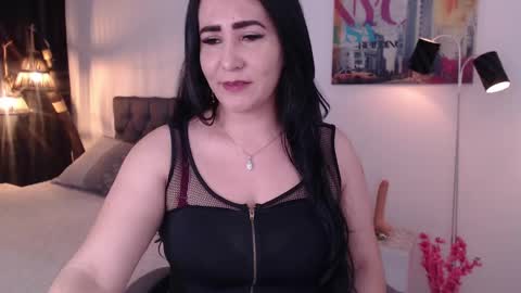 Snapshot of miawilson_1 chatting on 01/11/25, 03:23 Mia Wilson online show from 01/11/25, 03:23