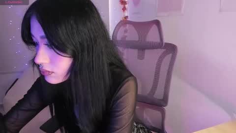 Snapshot of miawilsson_ chatting on 12/21/25, 10:39 Mia Wilsson online show from 12/21/25, 10:39