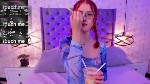 Snapshot of miawinx chatting on 12/19/24, 10:32 Mia winx online show from 12/19/24, 10:32