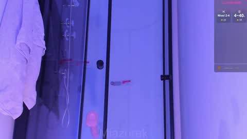 Snapshot of miazurek chatting on 01/17/25, 04:28 THE BEST LOVRS antonio flatlastifoundyoulautrebleudrpapaolu donnie lbsunkown1804 online show from 01/17/25, 04:28