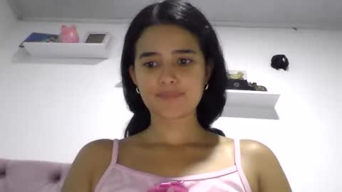 Snapshot of micaelamoreno18 chatting on 05/28/26, 02:14 micaelamoreno18 online show from 05/28/26, 02:14
