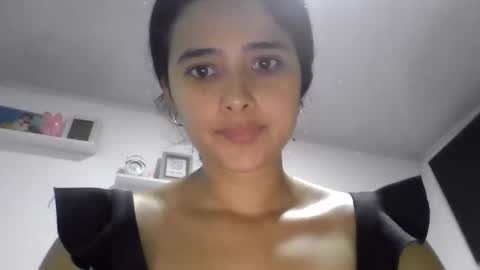 Snapshot of micaelamoreno18 chatting on 05/29/26, 05:00 micaelamoreno18 online show from 05/29/26, 05:00