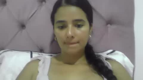 Snapshot of micaelamoreno18 chatting on 05/31/26, 02:20 micaelamoreno18 online show from 05/31/26, 02:20