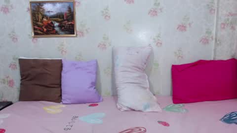 Snapshot of micasantos chatting on 01/19/25, 02:38 micasantos online show from 01/19/25, 02:38