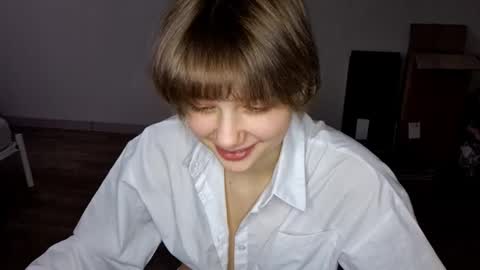 Luna online show from 11/16/25, 07:14