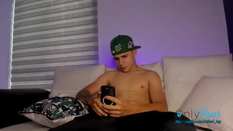 Snapshot of michael_boy88_ chatting on 11/25/25, 08:42 Michael Boy online show from 11/25/25, 08:42