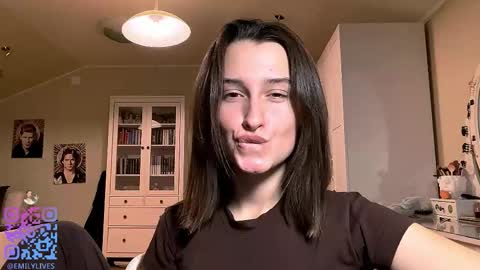 Snapshot of michael_pors chatting on 11/14/25, 02:27 Emily online show from 11/14/25, 02:27