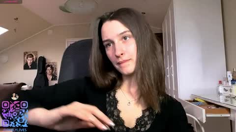 Snapshot of michael_pors chatting on 04/19/26, 02:27 Emily online show from 04/19/26, 02:27