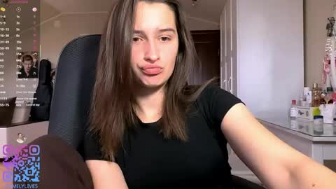 Snapshot of michael_pors chatting on 04/21/26, 02:23 Emily online show from 04/21/26, 02:23