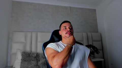 Michael online show from 10/04/25, 05:38