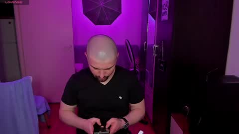 Snapshot of michael_wolfborn chatting on 04/07/26, 05:24 Michael online show from 04/07/26, 05:24