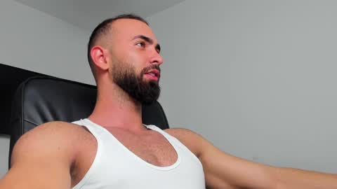 Snapshot of michaelevansx chatting on 12/23/24, 10:23 MichaelEvansx online show from 12/23/24, 10:23